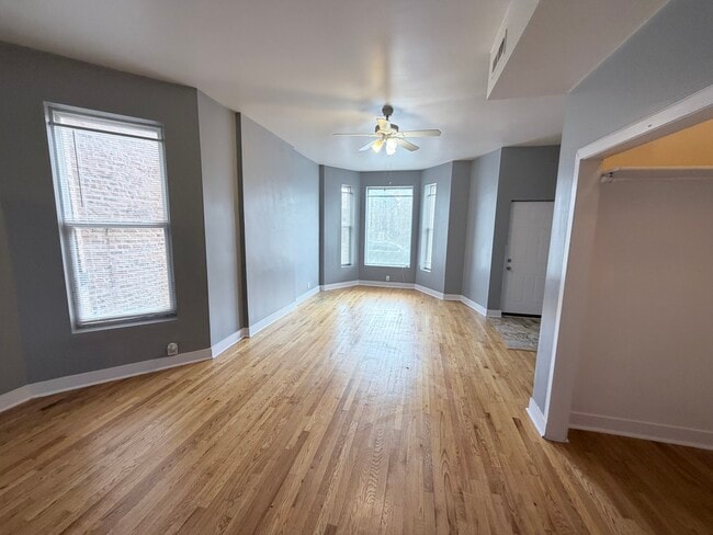 Foto del edificio - 3140 W Fulton Blvd