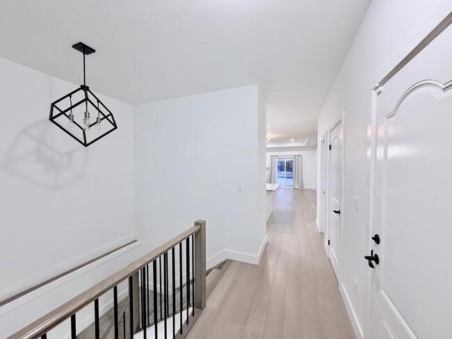 Building Photo - 140 Landings Psge