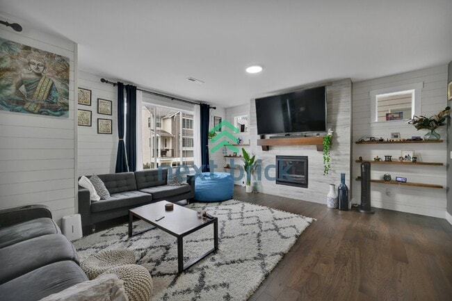 Foto del edificio - Spacious 3-Bed Oasis in Bothell with 3.5 Bathrooms and 2353 Sq Ft!