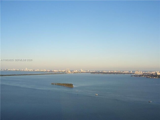 Building Photo - 1800 N Bayshore Dr