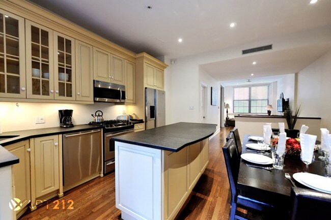 Foto del edificio - 248 E 83rd St