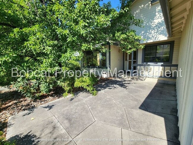 Foto del edificio - 1740 Cedarwood Dr