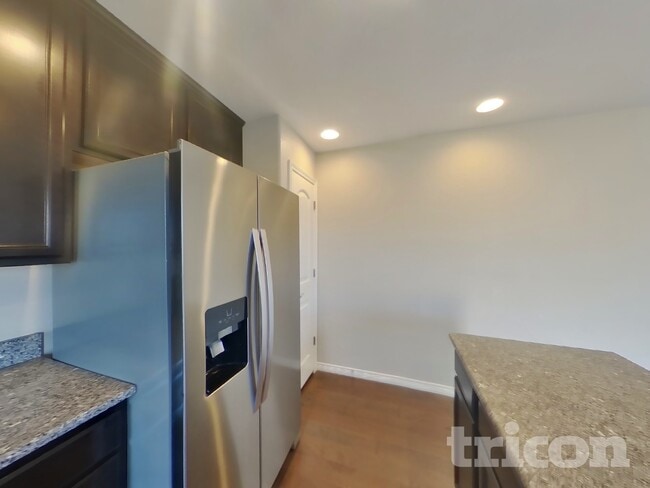 Foto del edificio - 6201 Anders Ridge Ln