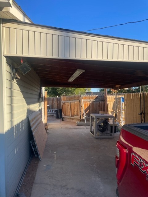 Foto del edificio - 1067 E Carolina Ave