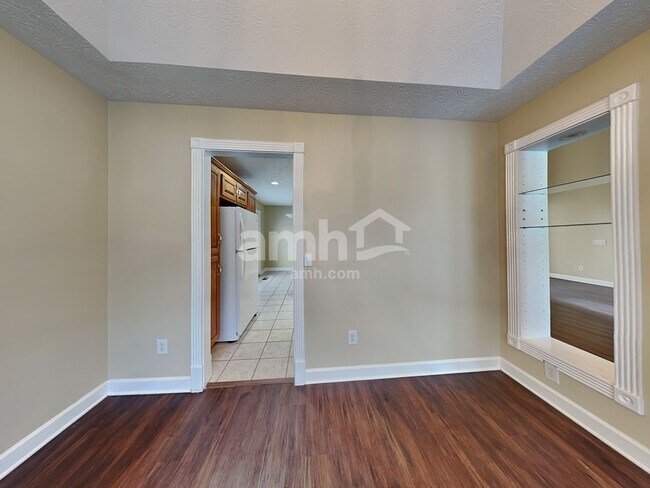 Building Photo - 305 Karlee Dr
