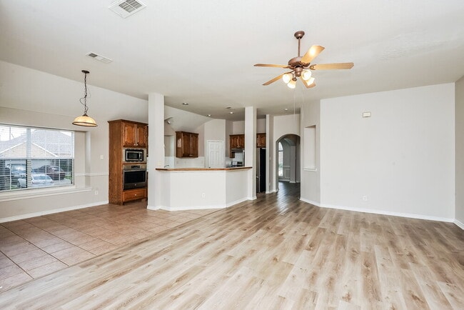Building Photo - 7517 Creek Meadow Dr