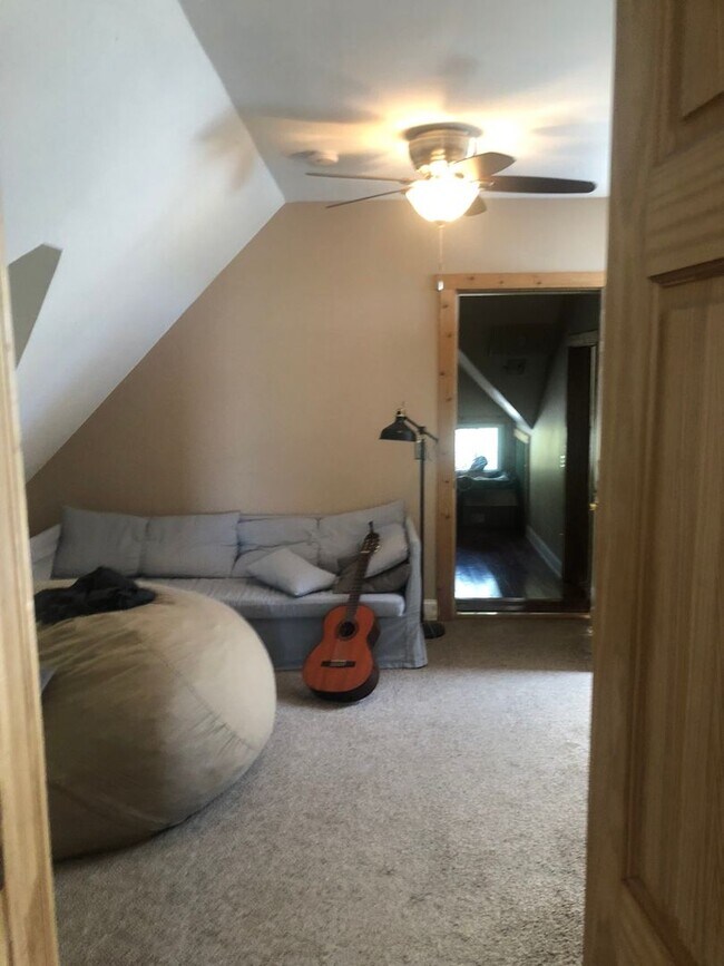 Foto del edificio - 821 6th St SE