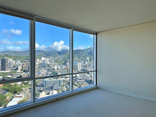 Building Photo - Moana Pacific West Tower 1BR/1BA/1PK