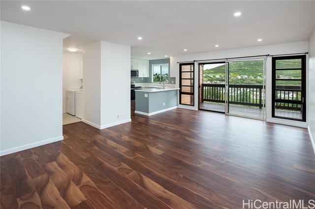 Building Photo - 92-1333-1333 Panana St