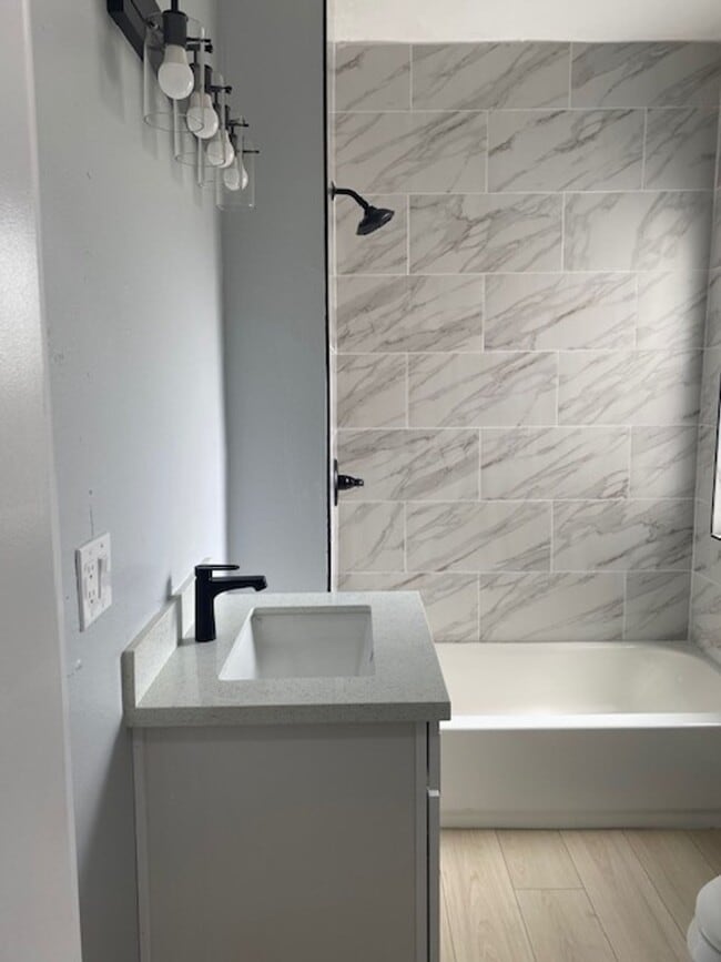 Building Photo - 1984 Park Grove Ave