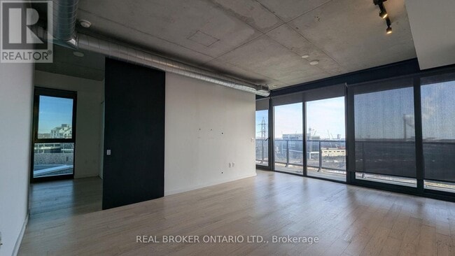 Building Photo - 170 Bayview Ave