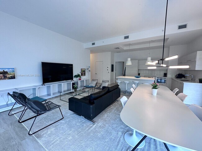 Foto del edificio - 45 SW 9th St