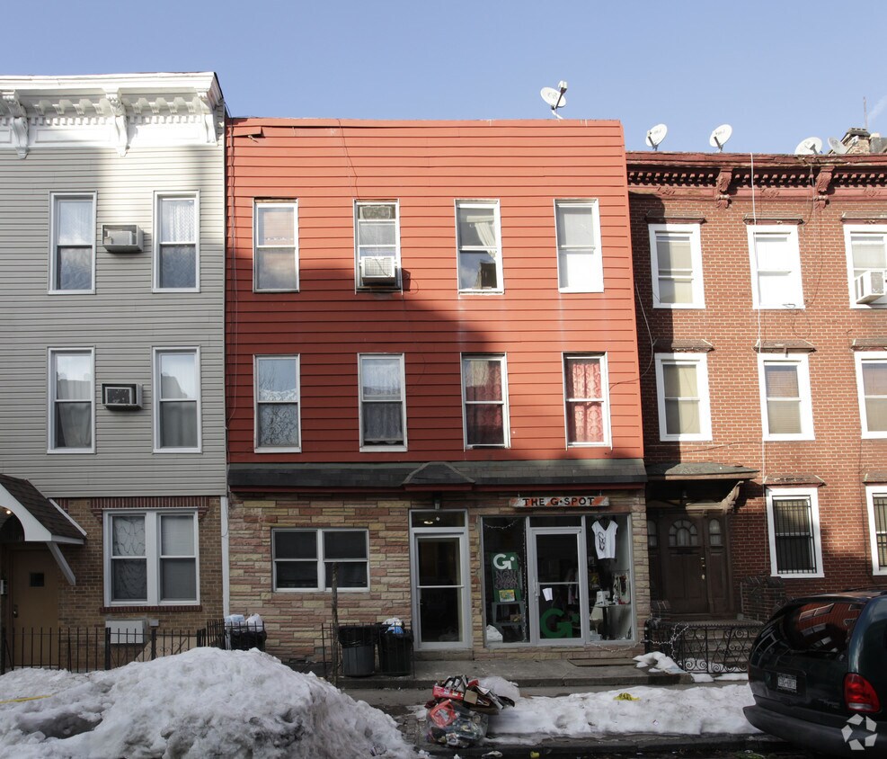 Building Photo - 199 Green St