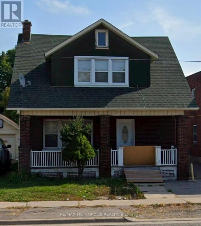Building Photo - 329 Ritson Rd S