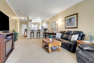 Building Photo - 10390 Washingtonia Palm Way