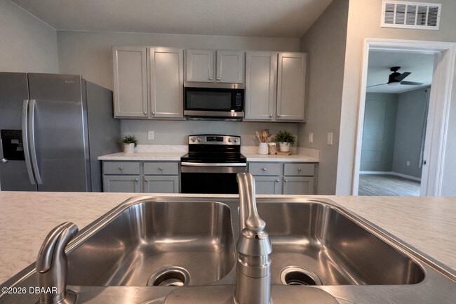 Foto del edificio - 208 Old Mill Pond Rd