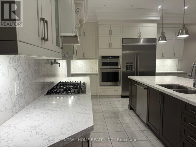 Photo du bâtiment - 161 Florence Ave