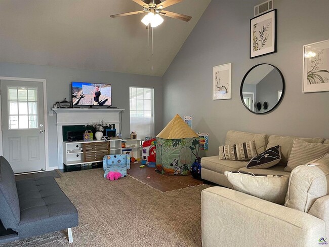 Building Photo - 103 Darin Dr