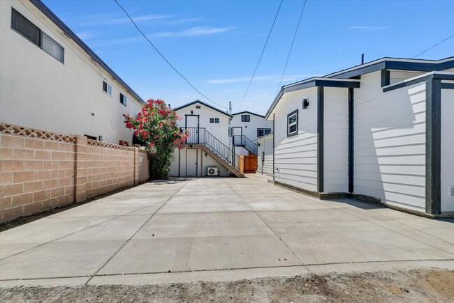 Building Photo - Newly Renovated Studio Home in the Heart of Downtown Fullerton with New Roof