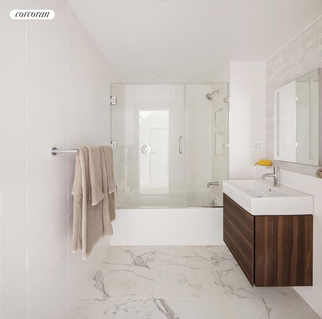 Foto del edificio - 1064 Hancock St