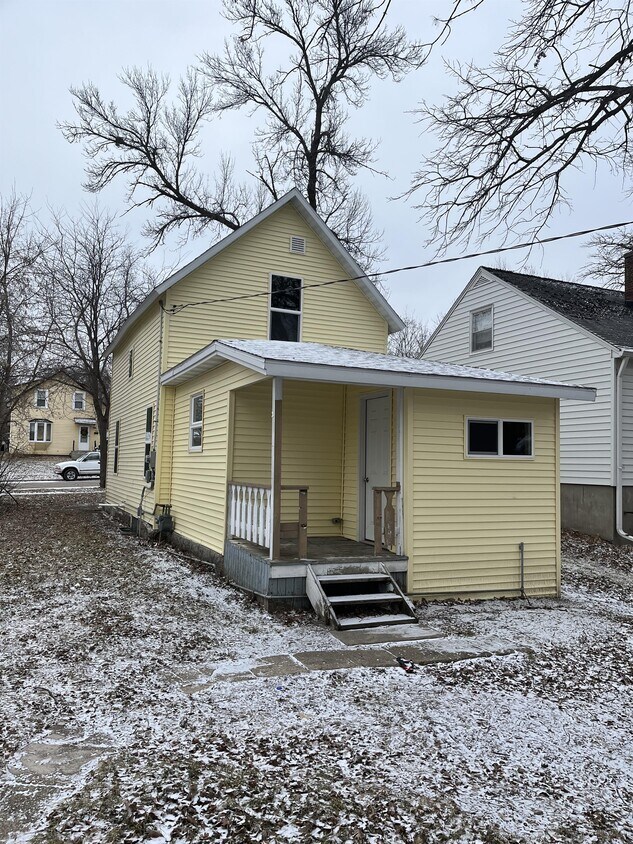 725 W Cavour Ave, Fergus Falls, MN 56537 House Rental in Fergus Falls, MN