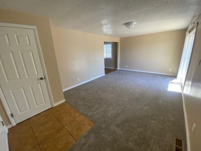 Foto del edificio - Spacious 2-Bedroom Home in Roy! $350 Off o...