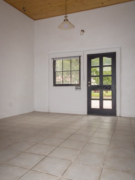 Living Room - 3800 N Valley Dr