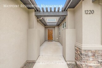 Building Photo - 1220 W Legarreta Dr