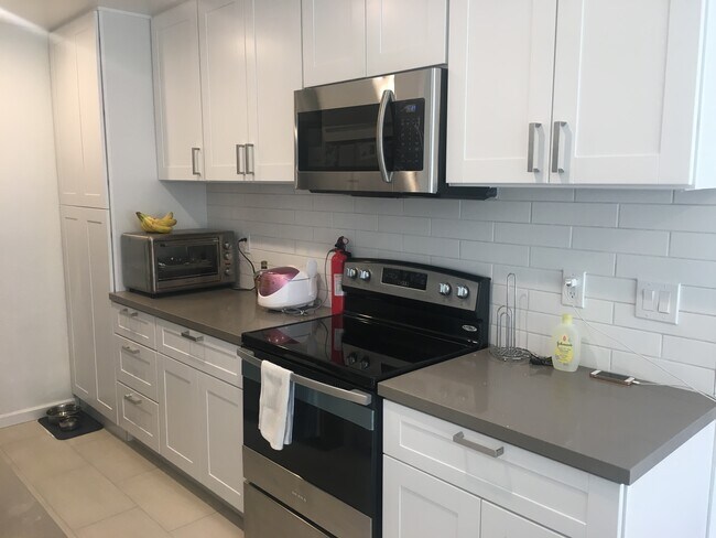 Foto del edificio - 7933 Camino Glorita