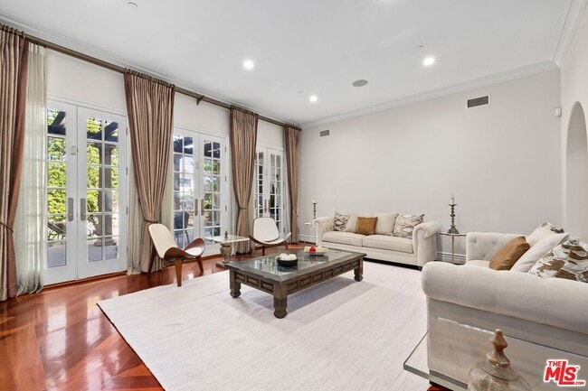 Foto del edificio - 314 N Palm Dr