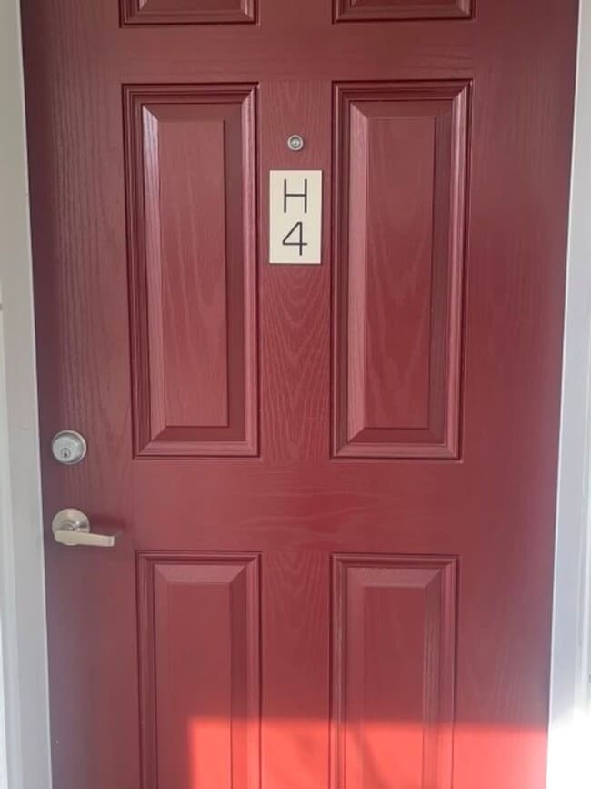 Building Photo - 3bd/2.5ba Lynnwood Townhome