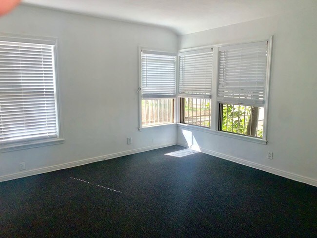 Building Photo - 2 br, 1 bath House - 2319 S Holly Ave