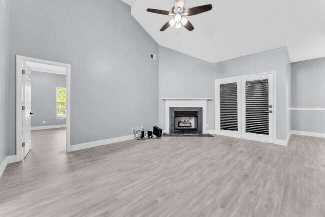 Foto del edificio - Beautiful 3-Bedroom Retreat with 2 Full Baths in Scenic Woodruff $1,875/mo rent
