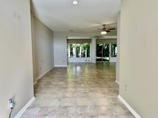 Foto del edificio - Beautiful Spacious Home in Sun City!