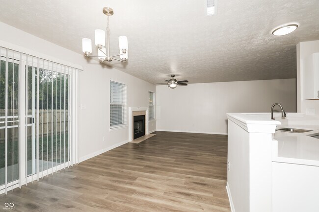 Foto del edificio - 9125 Timpani Way