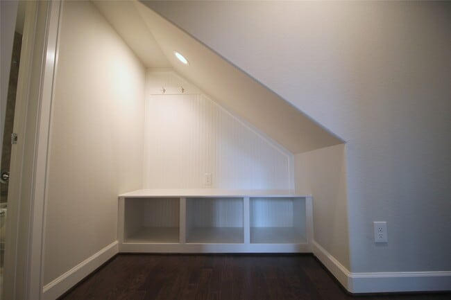 Building Photo - 11917 Oakmont Valley Trace