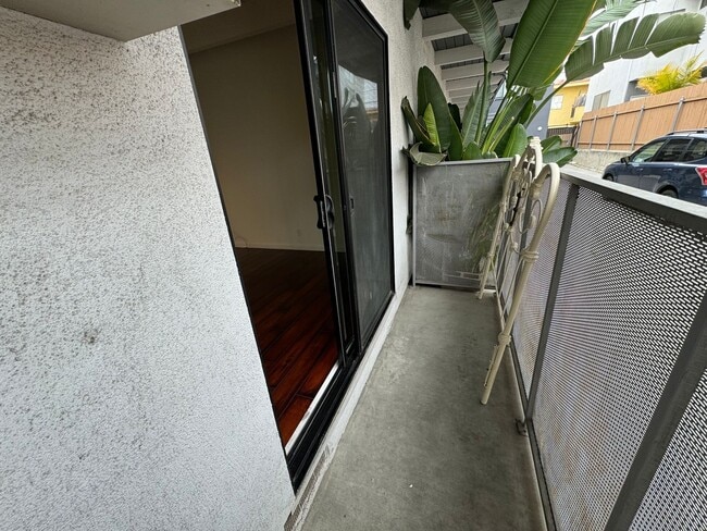 Foto del edificio - 3538 Keystone Av