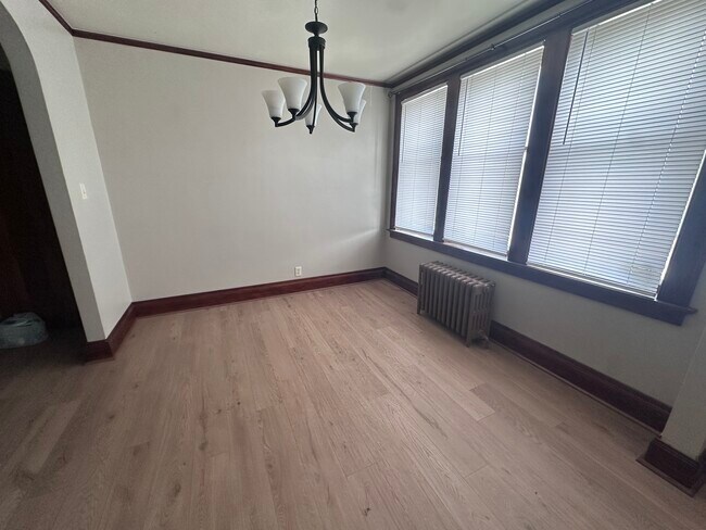Foto del edificio - 139 W Main St