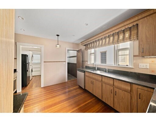 Building Photo - 9 Parkwood Terrace