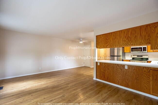 Building Photo - Open-Concept Living with Easy Portland Com...