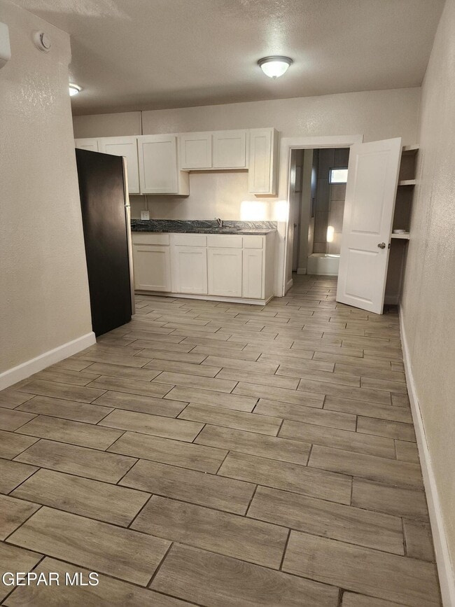 Foto del edificio - 2300 Bassett Ave