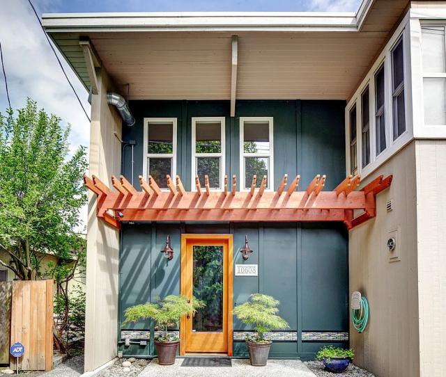 Building Photo - 4 bedroom in Seattle WA 98125