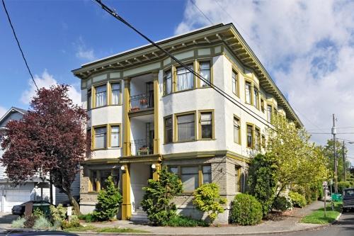 Building Photo - 1 bedroom in Seattle WA 98102