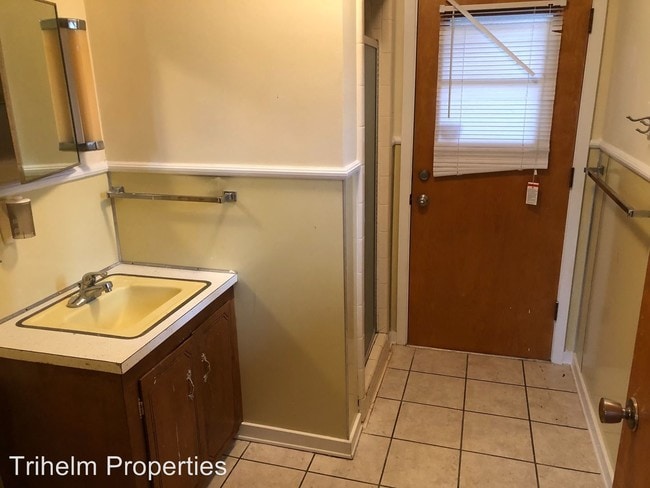 Building Photo - 4 br, 3 bath House - 236 Lake Harbor Drive