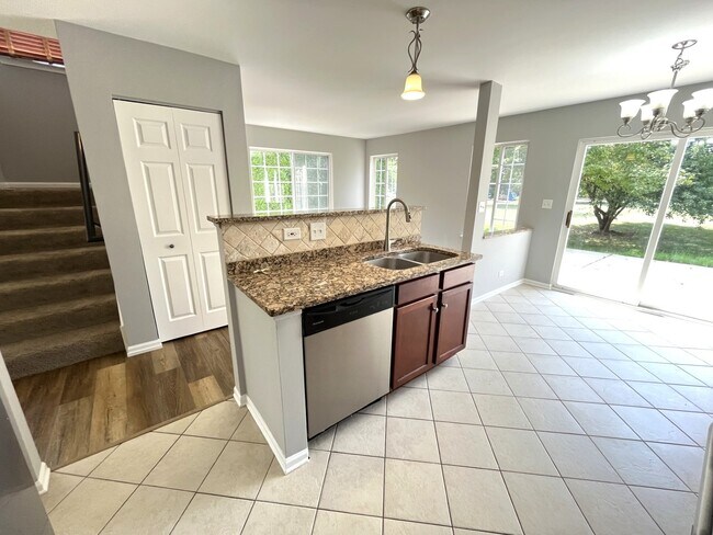 Foto del edificio - 4624 Courtney Dr
