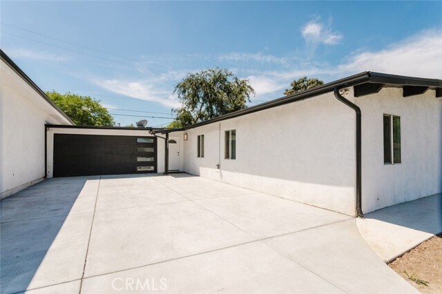 Foto del edificio - 16404 Donmetz St