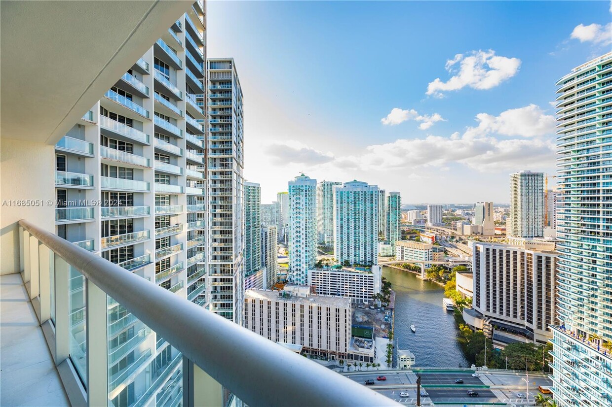 Foto principal - 465 Brickell Ave