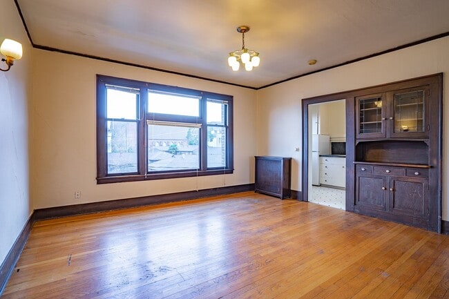 Interior Photo - Porter