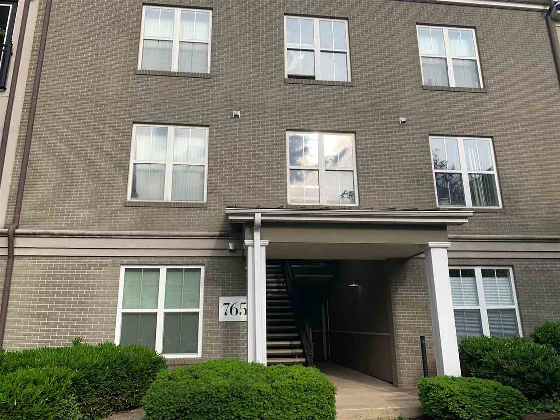 Primary Photo - 765 Walker Square