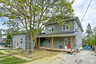 Building Photo - 1119 King St